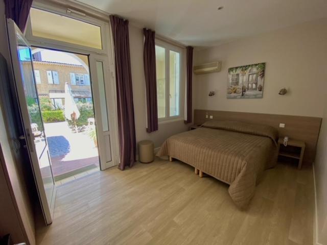 Hotel Beau Rivage Le Lavandou Εξωτερικό φωτογραφία