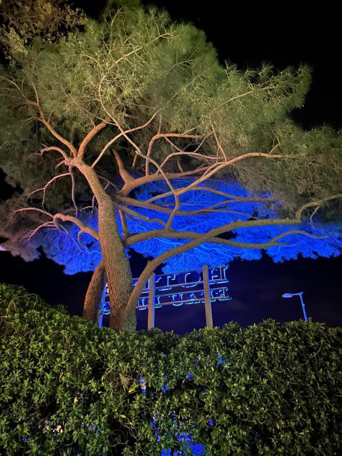 Hotel Beau Rivage Le Lavandou Εξωτερικό φωτογραφία