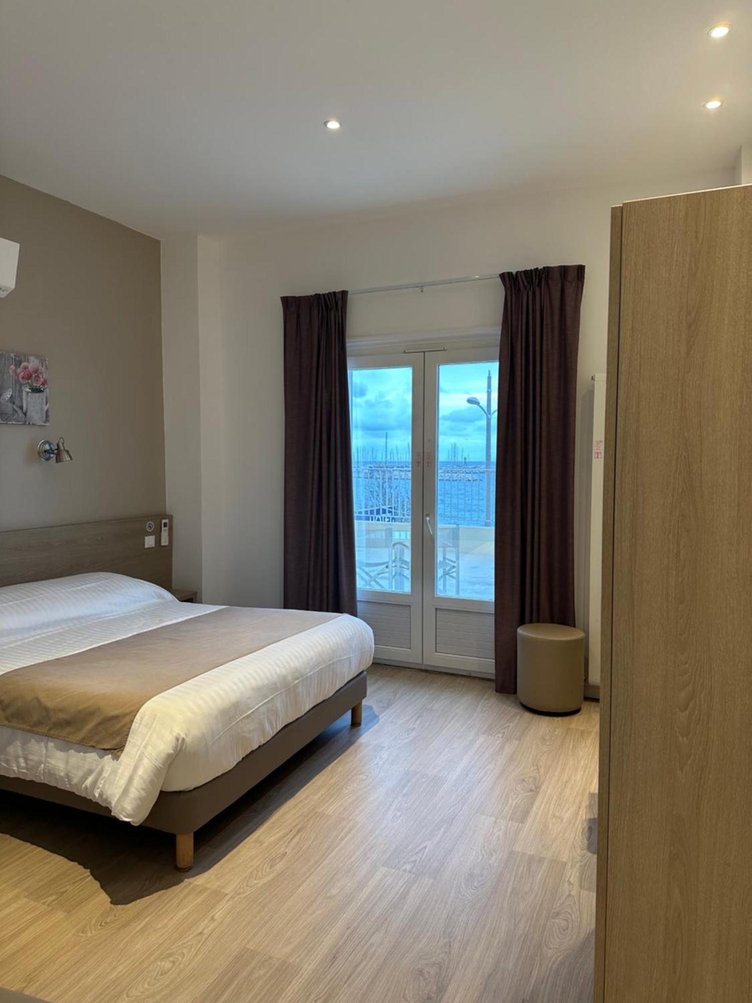 Hotel Beau Rivage Le Lavandou Εξωτερικό φωτογραφία