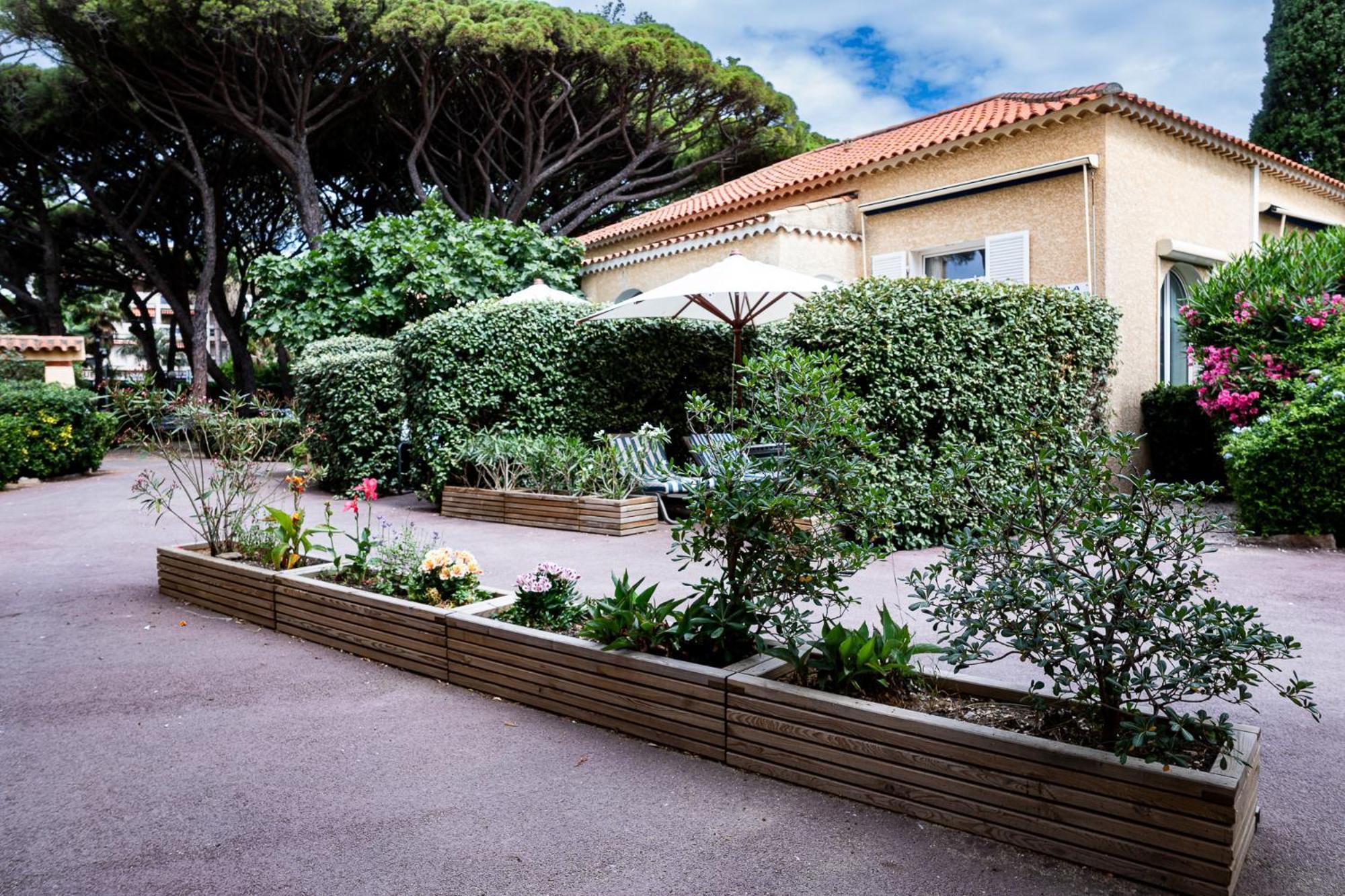 Hotel Beau Rivage Le Lavandou Εξωτερικό φωτογραφία