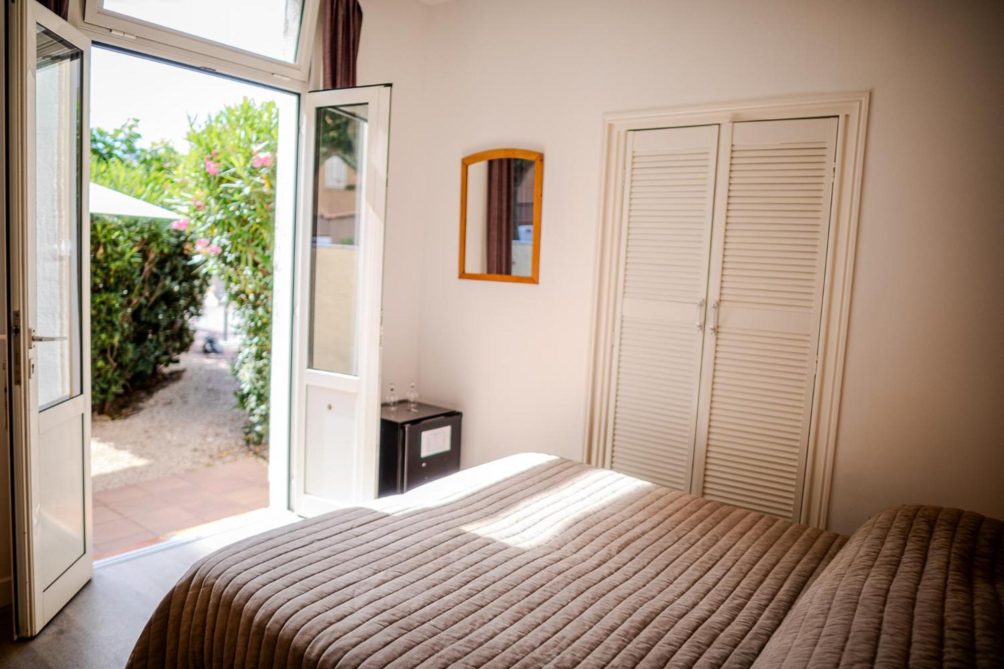 Hotel Beau Rivage Le Lavandou Εξωτερικό φωτογραφία